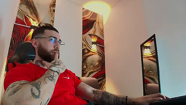 Snapshot of Luke_davis01 chatting on November 24, 2025, 1:11 pm Luke davis01 online show from November 24, 2025, 1:11 pm