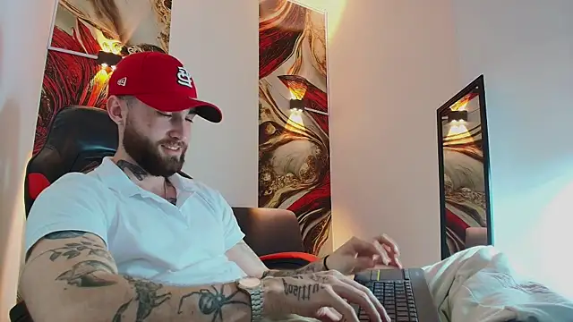 Snapshot of Luke_davis01 chatting on November 8, 2025, 1:03 pm Luke davis01 online show from November 8, 2025, 1:03 pm