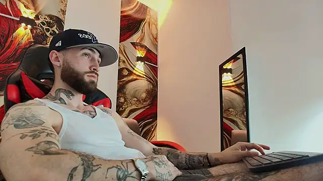 Snapshot of Luke_davis01 chatting on November 4, 2025, 1:37 pm Luke davis01 online show from November 4, 2025, 1:37 pm