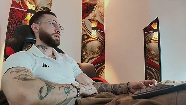 Snapshot of Luke_davis01 chatting on November 5, 2025, 1:14 pm Luke davis01 online show from November 5, 2025, 1:14 pm