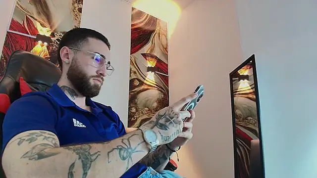 Snapshot of Luke_davis01 chatting on November 7, 2025, 1:15 pm Luke davis01 online show from November 7, 2025, 1:15 pm