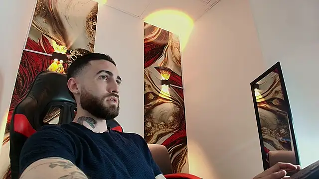 Snapshot of Luke_davis01 chatting on October 29, 2025, 1:21 pm Luke davis01 online show from October 29, 2025, 1:21 pm