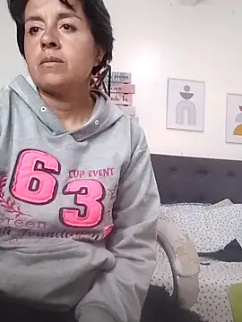 Snapshot of Saori_Sann_ chatting on October 21, 2025, 1:32 pm Saori Sann online show from October 21, 2025, 1:32 pm