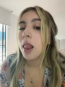 Cloee Rainbow1 online show from July 9, 2026, 1:21 pm