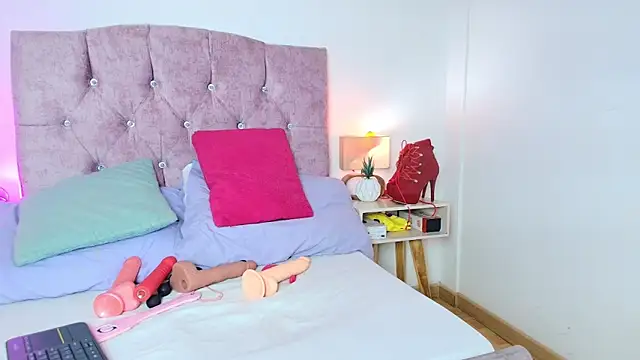 Skye Moore online show from February 1, 2026, 4:16 pm