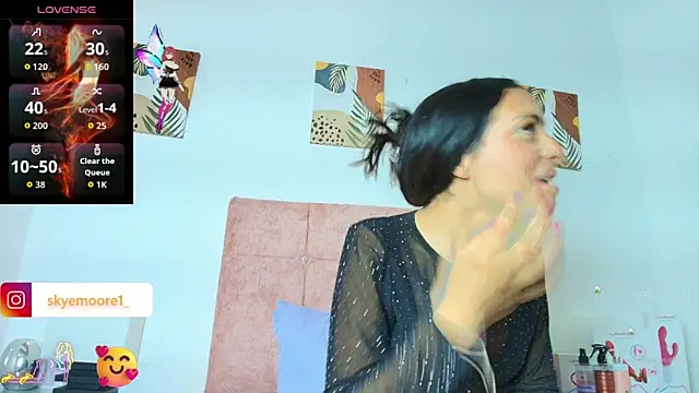 Skye Moore online show from November 11, 2025, 6:47 pm