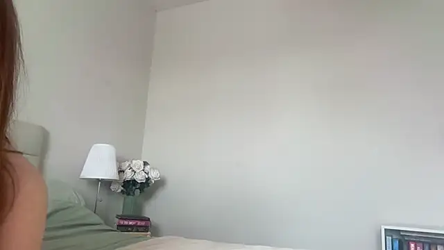 skyejde online show from October 19, 2025, 1:03 pm