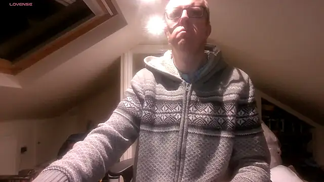 AdmiredThirty online show from April 10, 2026, 9:00 pm