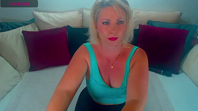 Snapshot of Lex_McQueen chatting on May 12, 2026, 8:04 pm Lex McQueen online show from May 12, 2026, 8:04 pm