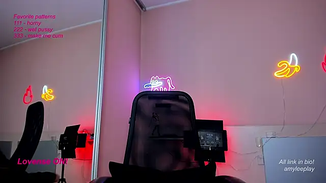 AmyLeeplay online show from February 26, 2025, 7:32 pm