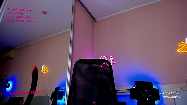 AmyLeeplay online show from March 12, 2025, 9:24 pm