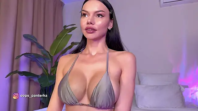 Snapshot of AmyLeeplay chatting on June 1, 2026, 3:33 pm AmyLeeplay online show from June 1, 2026, 3:33 pm