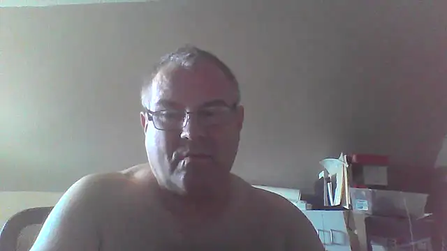 Snapshot of mkestr69 chatting on October 10, 2025, 5:14 pm mkestr69 online show from October 10, 2025, 5:14 pm