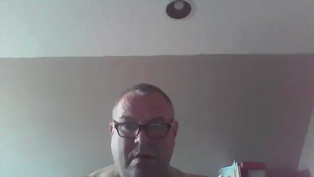 mkestr69 online show from April 15, 2026, 5:06 pm