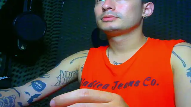 vampireathome online show from March 18, 2025, 3:23 am