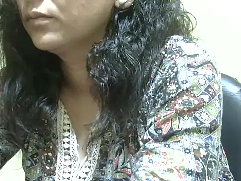 Your cutiepie  online show from November 3, 2025, 5:05 pm