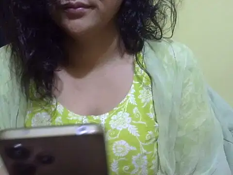 Snapshot of Your_cutiepie_ chatting on December 22, 2025, 6:41 pm Your cutiepie online show from December 22, 2025, 6:41 pm