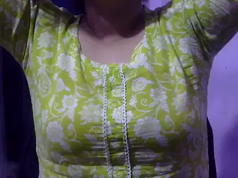 Snapshot of Your_cutiepie_ chatting on December 21, 2025, 5:31 am Your cutiepie online show from December 21, 2025, 5:31 am