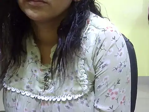 Your cutiepie  online show from October 28, 2025, 5:34 pm