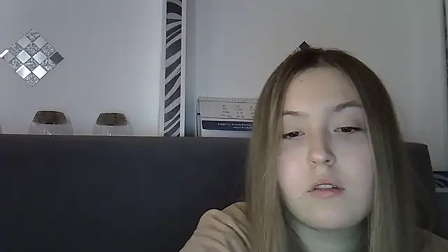 Eloise Celine online show from February 11, 2025, 3:40 pm