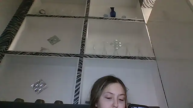 Eloise Celine online show from February 7, 2025, 5:40 pm