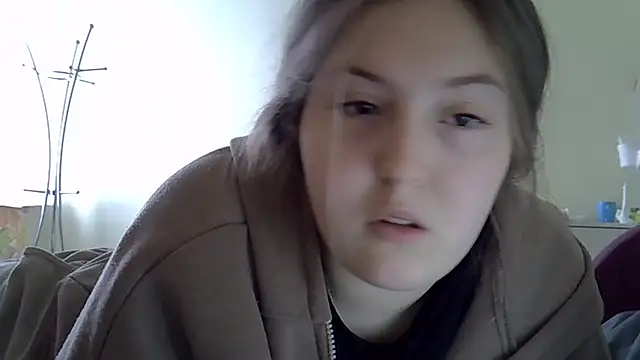 Eloise Celine online show from February 10, 2025, 8:31 am