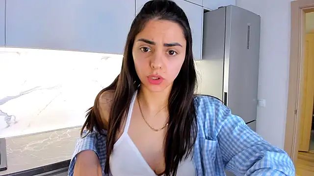 Snapshot of EmiliaZen chatting on March 20, 2025, 2:32 pm EmiliaZen online show from March 20, 2025, 2:32 pm