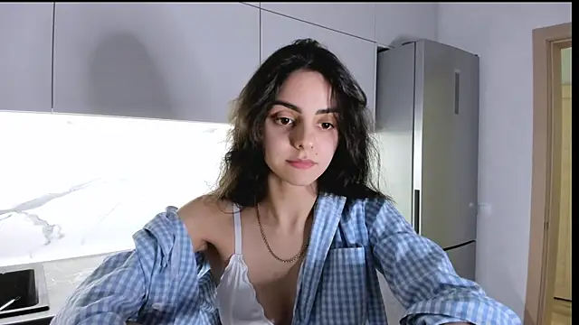 Snapshot of EmiliaZen chatting on February 7, 2025, 6:02 pm EmiliaZen online show from February 7, 2025, 6:02 pm