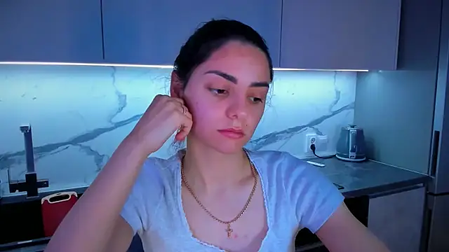 Snapshot of EmiliaZen chatting on June 22, 2026, 3:42 pm EmiliaZen online show from June 22, 2026, 3:42 pm