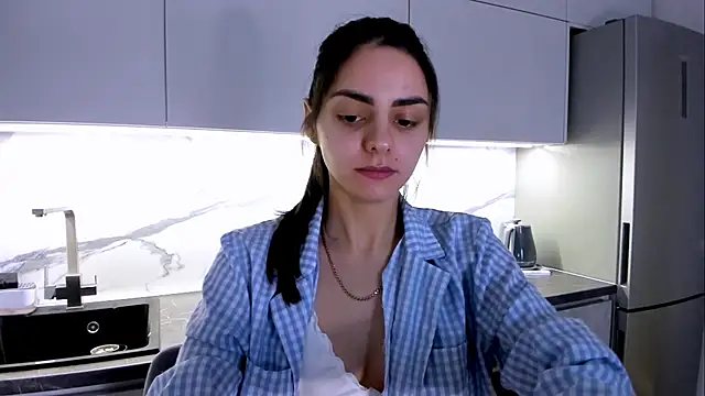 Snapshot of EmiliaZen chatting on February 20, 2025, 1:08 pm EmiliaZen online show from February 20, 2025, 1:08 pm