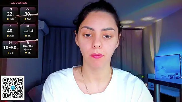 EmiliaZen online show from April 17, 2026, 4:43 pm