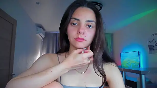 Snapshot of EmiliaZen chatting on July 6, 2026, 1:12 am EmiliaZen online show from July 6, 2026, 1:12 am