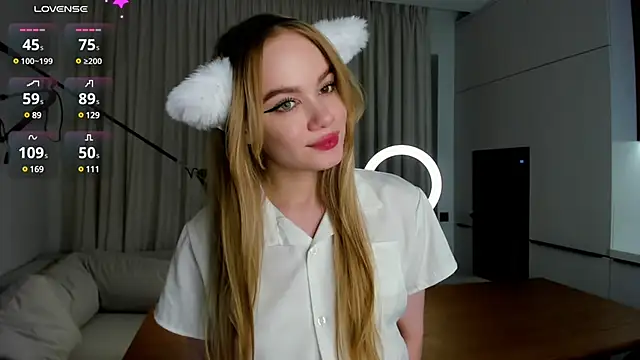 Snapshot of CrystaIMaiden chatting on February 5, 2025, 8:35 pm CrystaIMaiden online show from February 5, 2025, 8:35 pm