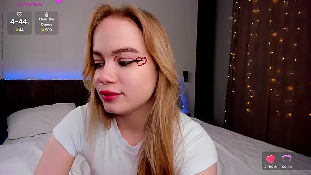 Snapshot of CrystaIMaiden chatting on February 14, 2025, 6:19 pm CrystaIMaiden online show from February 14, 2025, 6:19 pm