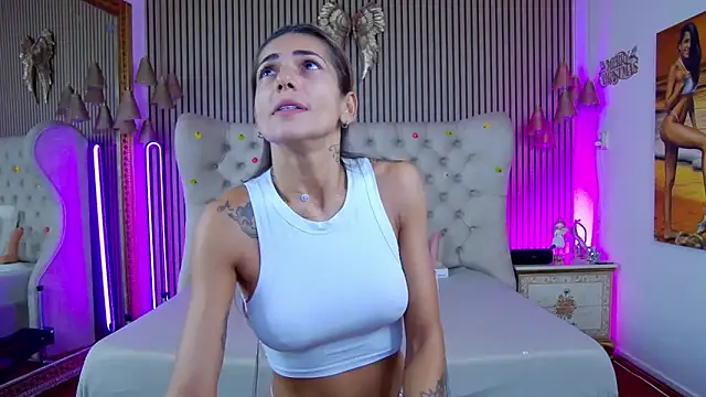 PlayfulShow online show from September 18, 2025, 7:00 am