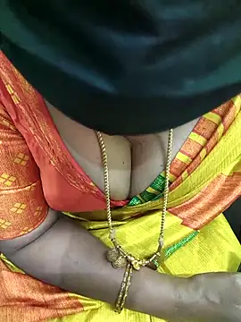 Snapshot of niiveditha chatting on November 5, 2025, 10:07 am niiveditha online show from November 5, 2025, 10:07 am