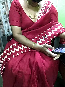 Snapshot of niiveditha chatting on September 17, 2025, 7:32 am niiveditha online show from September 17, 2025, 7:32 am