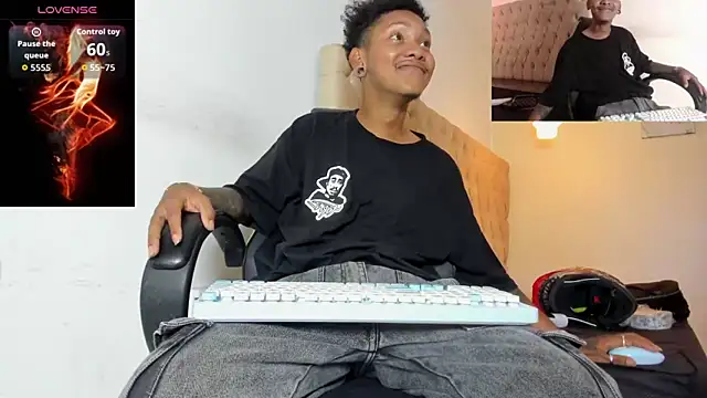 Snapshot of blackdirty420 chatting on October 3, 2025, 7:48 pm blackdirty420 online show from October 3, 2025, 7:48 pm