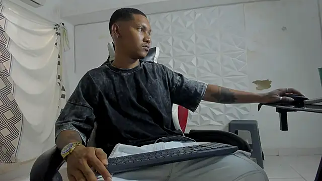 Snapshot of blackdirty420 chatting on November 22, 2025, 7:46 pm blackdirty420 online show from November 22, 2025, 7:46 pm