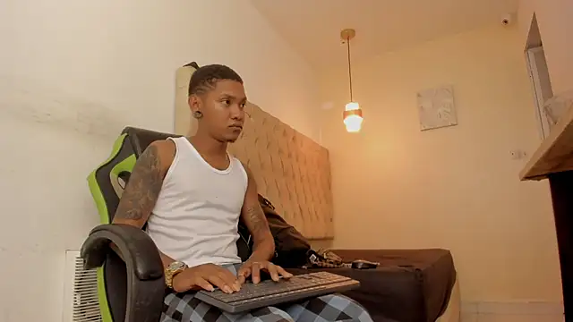 Snapshot of blackdirty420 chatting on October 20, 2025, 9:59 pm blackdirty420 online show from October 20, 2025, 9:59 pm