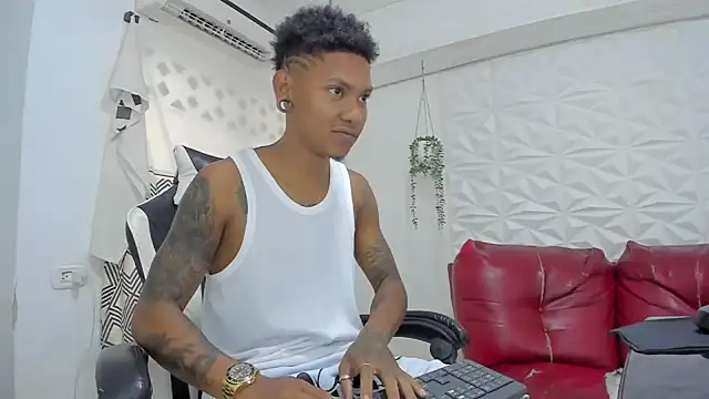 Snapshot of blackdirty420 chatting on October 10, 2025, 7:04 pm blackdirty420 online show from October 10, 2025, 7:04 pm