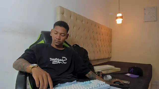 Snapshot of blackdirty420 chatting on November 7, 2025, 7:18 pm blackdirty420 online show from November 7, 2025, 7:18 pm