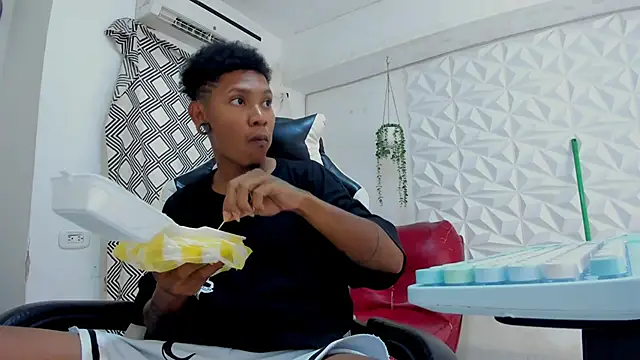 Snapshot of blackdirty420 chatting on October 15, 2025, 8:17 pm blackdirty420 online show from October 15, 2025, 8:17 pm