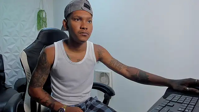 Snapshot of blackdirty420 chatting on December 1, 2025, 4:30 pm blackdirty420 online show from December 1, 2025, 4:30 pm