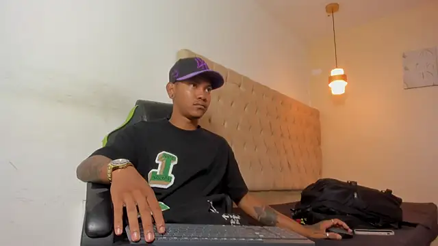 Snapshot of blackdirty420 chatting on November 12, 2025, 3:27 pm blackdirty420 online show from November 12, 2025, 3:27 pm