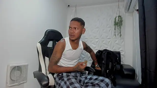 Snapshot of blackdirty420 chatting on December 16, 2025, 4:44 pm blackdirty420 online show from December 16, 2025, 4:44 pm