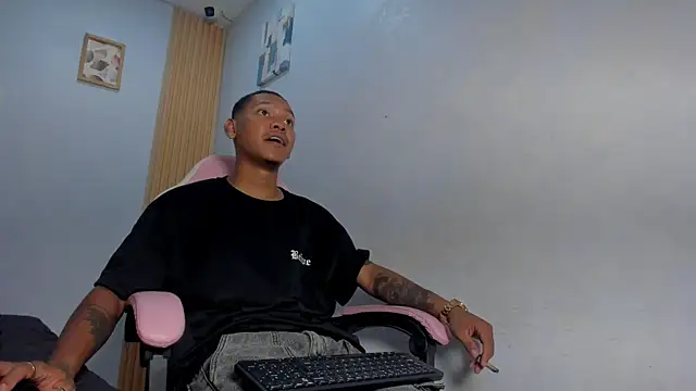 Snapshot of blackdirty420 chatting on November 24, 2025, 8:09 pm blackdirty420 online show from November 24, 2025, 8:09 pm