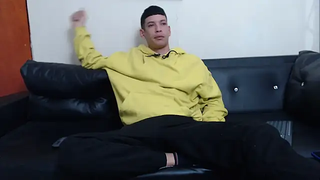 Snapshot of biigjhonny chatting on November 16, 2025, 3:11 am biigjhonny online show from November 16, 2025, 3:11 am