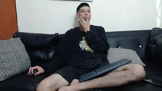 Snapshot of biigjhonny chatting on October 5, 2025, 2:35 am biigjhonny online show from October 5, 2025, 2:35 am