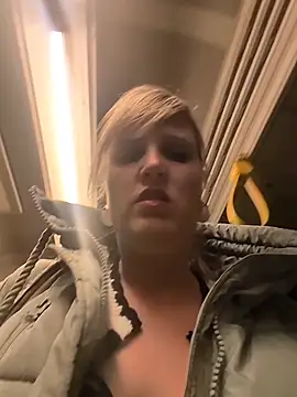 Sexybiene969 online show from January 12, 2026, 5:20 pm